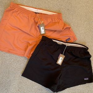 NWT Patagonia womens medium Baggies Shorts 5”; Black and Orange Haze